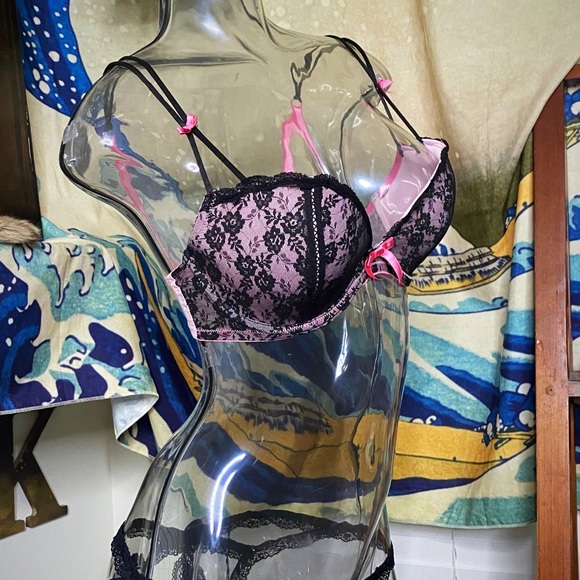 VS Sexy Little Thing pink lace bra - Picture 2 of 8